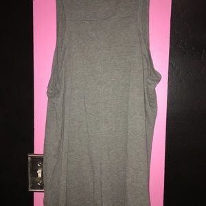Long sleeveless top